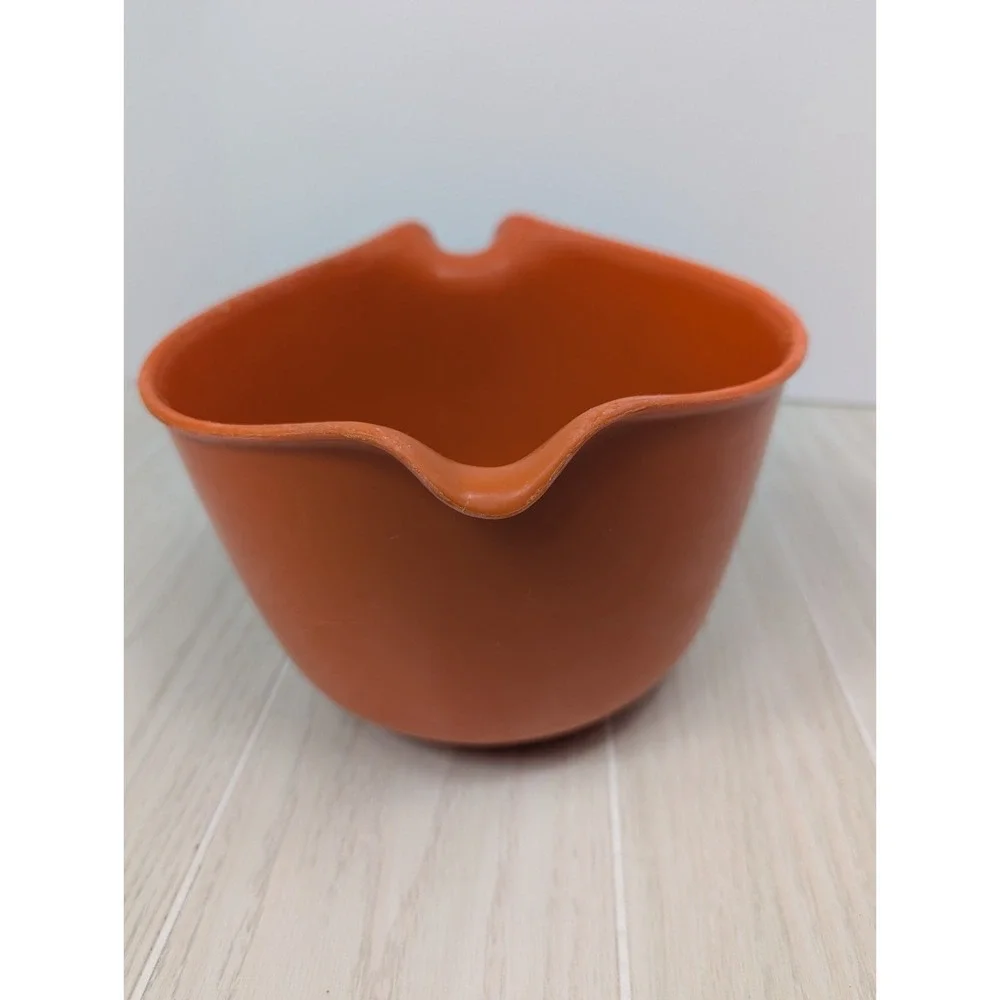 Rubbermaid vintage orange 2663 Mix Grip 12C mixing batter bowl pour pitcher USED